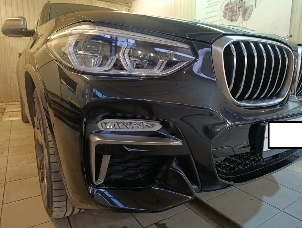 BMW X4. Локальный ремонт правой части переднего бампера